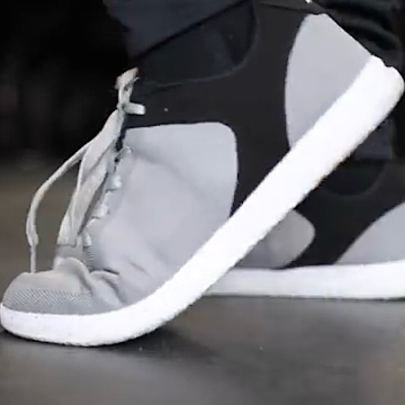 Strike Movement Men's Gray and Black Sneakers - Picture 4 of 16